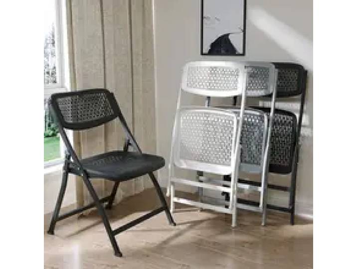 Nouveau modèle de chaise pour meubles simples