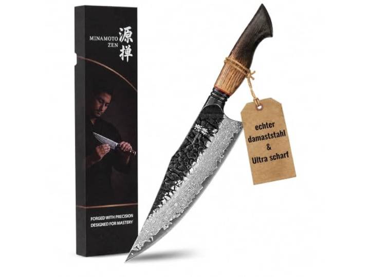Minamoto Zen® OKAMI Damast Chefmesser – 21,9 cm Klingenlänge – 67-lagiger Damaststahl mit VG10 Kern – Japanische Messerkunst – Hammerschlag-Finish – Eichenholzgriff