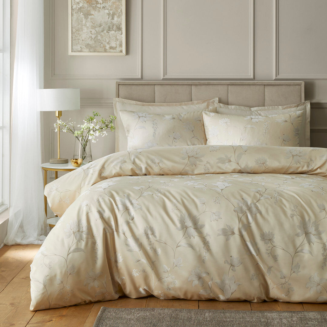 Soiree Lilly Floral Jacquard Polyester Floral Duvet Cover Set Champagne Kingsize