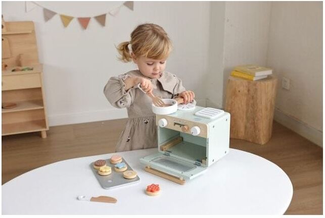 Tooky Toys Tooky Toy Wooden Mini Oven - Compact Playset for Kids - Develops Fine Motor Skills and Hand-Eye Coordination