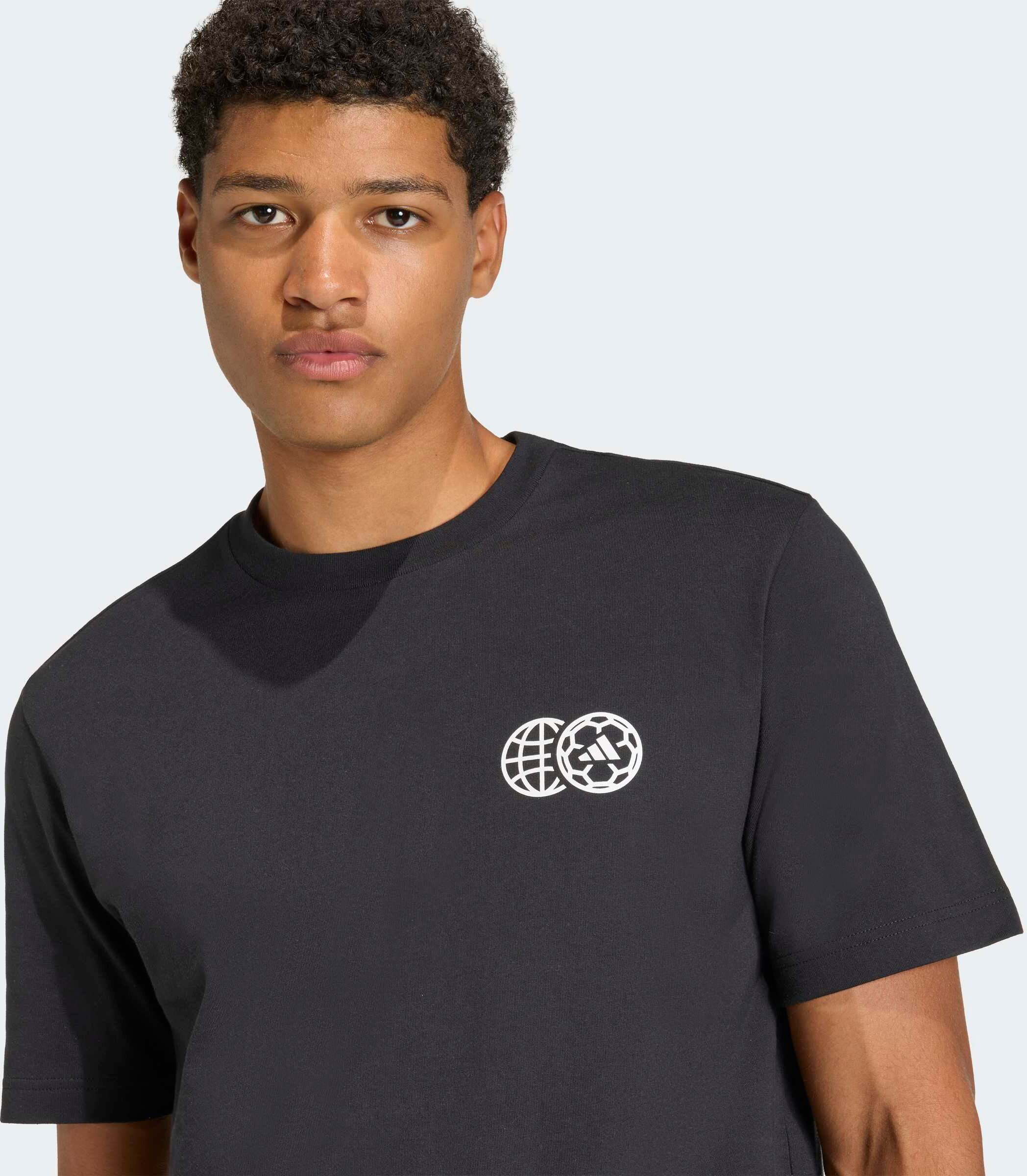T-Shirt ADIDAS SPORTSWEAR "HOUSE OF TIRO NATIONS GRAPHIC", Herren, Gr. XXL, schwarz, Obermaterial: 100% Baumwolle, Shirts T-Shirt, sportlicher Stil, ohne Verschluss, aus Baumwolle schwarz XXL