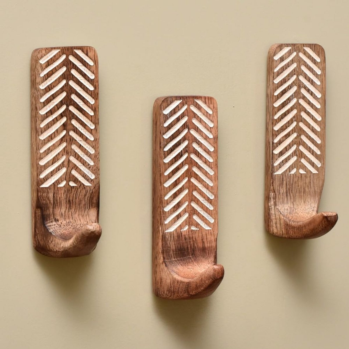 Set van 3 zelfklevende houten wandhaken in boho stijl