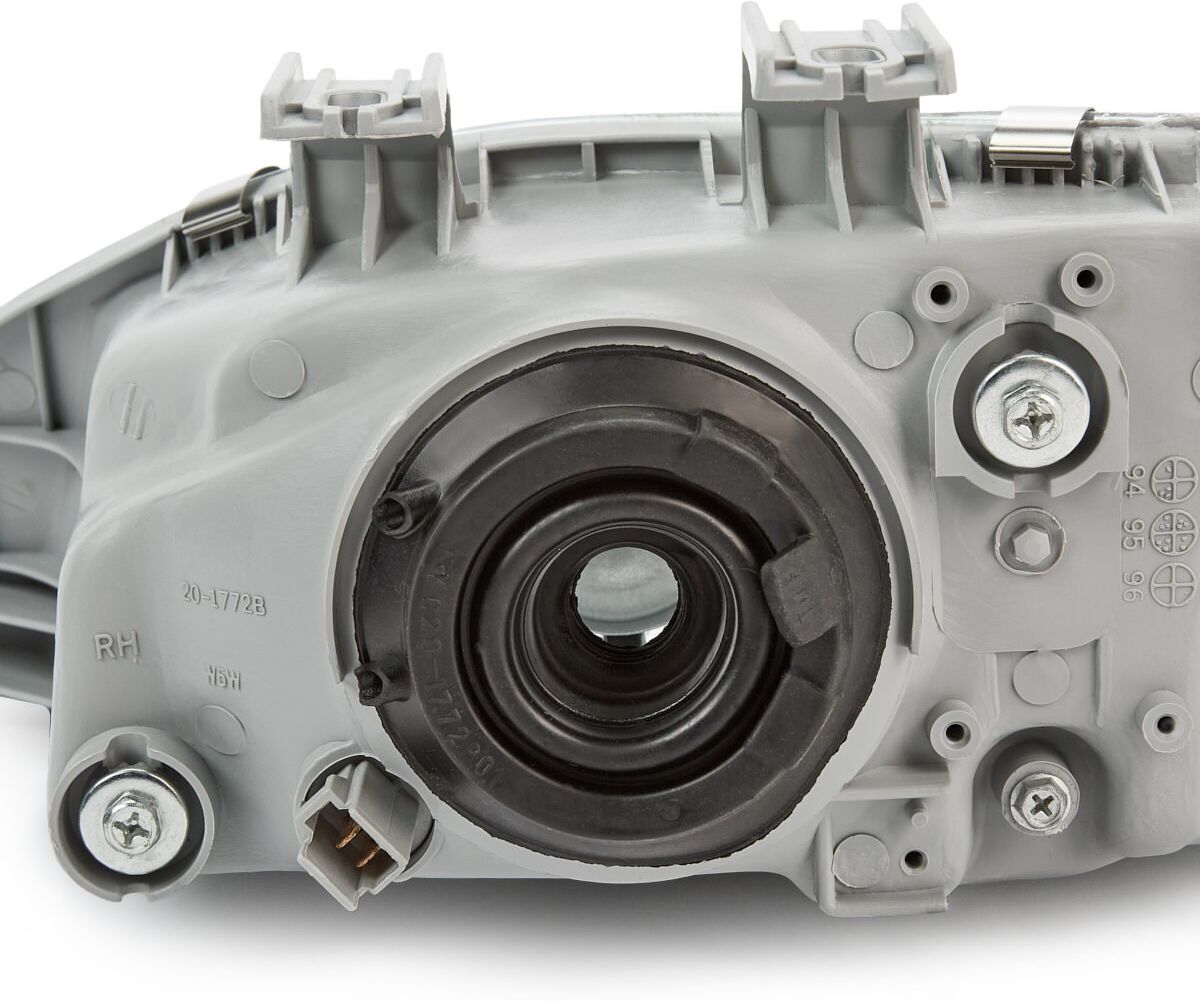 TYC 20-3112-08-2 Headlight