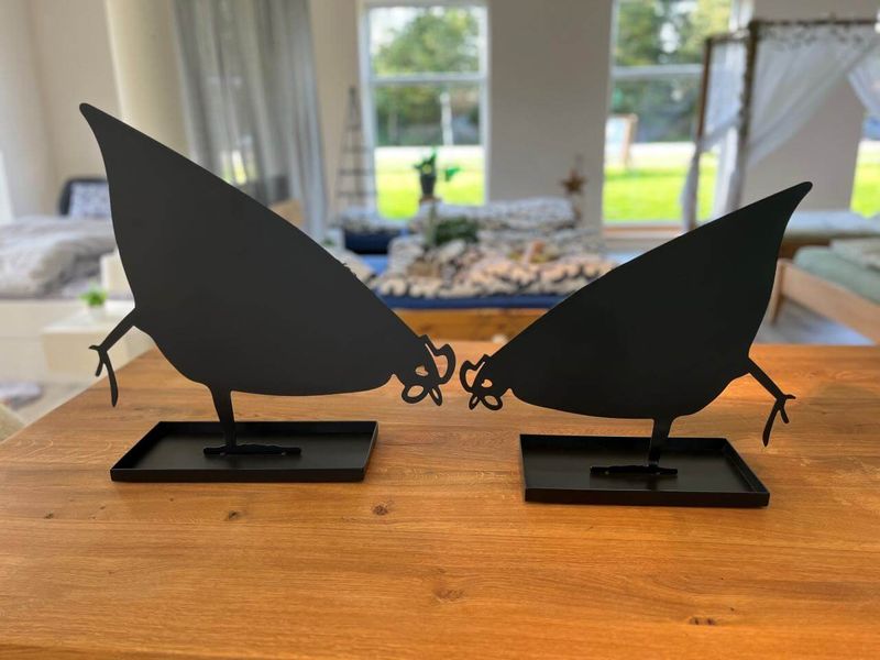 Huhn Vilmor stehend, schwarz von Kaheku