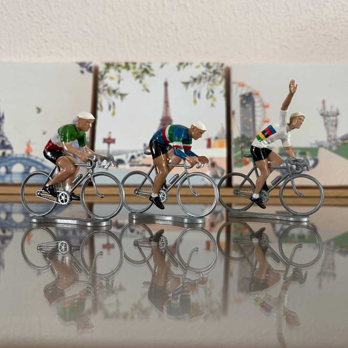 Bernard & Eddy Set van 3 Handgeschilderde Miniatuur Wielrenners - Tour de France, Italië en Frankrijk - WK trui