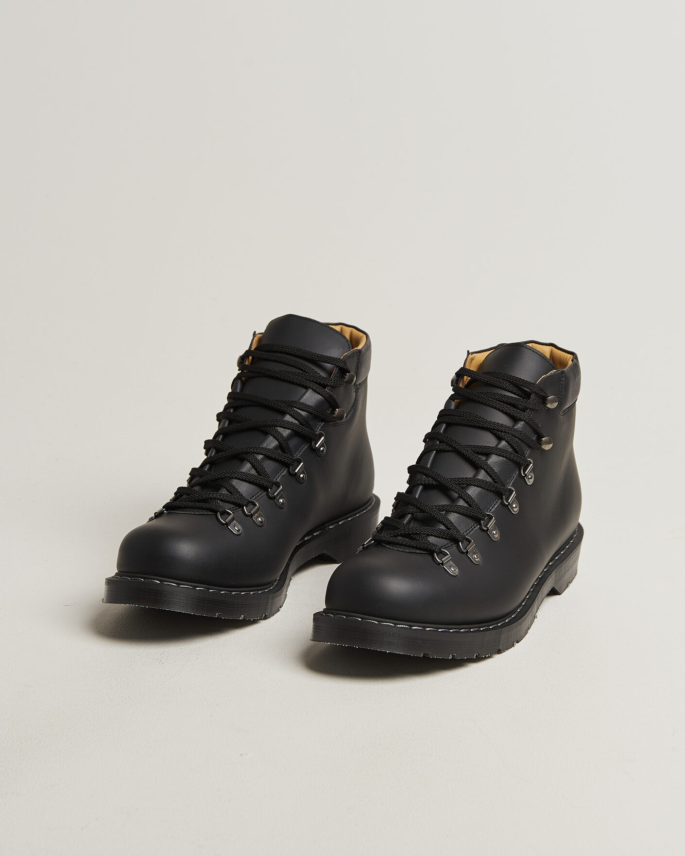 Solovair Urban Hiker Boot Black Waxy men EU42 Sort