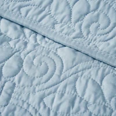 Madison Park Quebec Oversized Quilted Throw