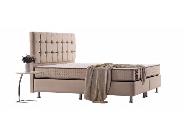 JVmoebel Polsterbett Filigranes Bett in Beige mit eleganter Steppung und Chromfüßen