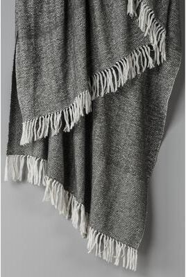 Rizzy Home Luxury Chevron Hand-tied Throw Blanket