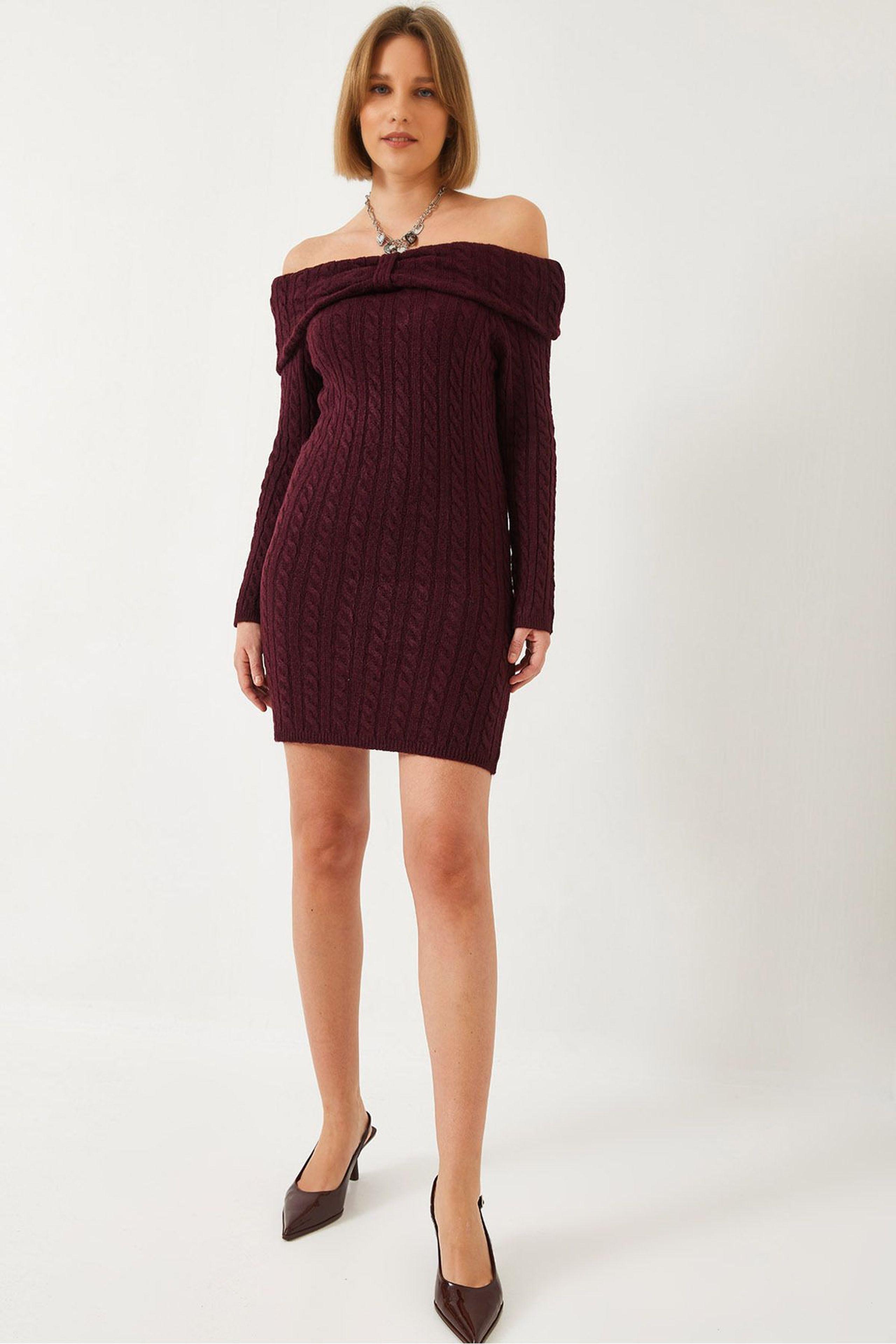 Trägerloses enges Kleid mit Kabelstrickmuster