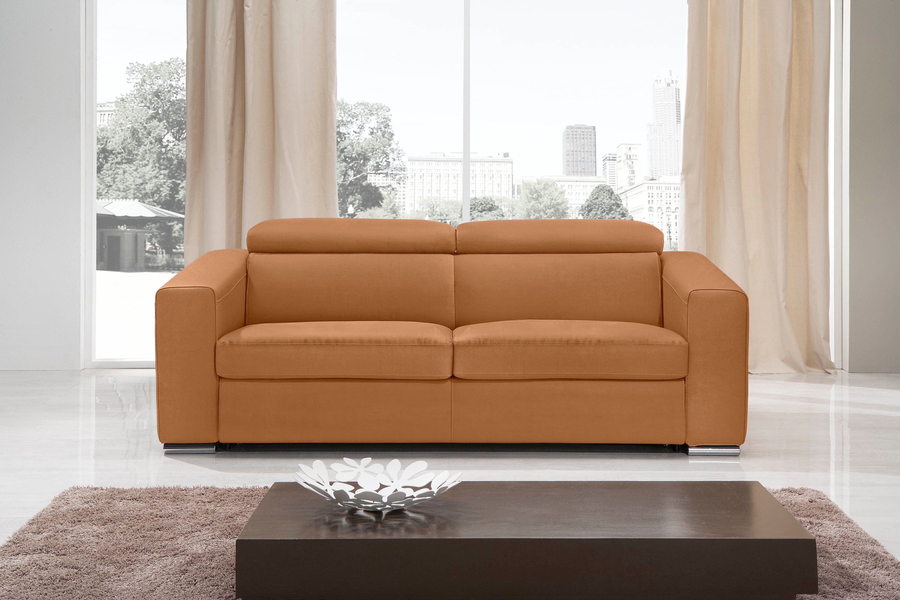 2,5-Sitzer EGOITALIANO "Cabiria, Design und super Sitzkomfort", braun (cognac), B:226cm H:97cm T:103cm, Luxus-Micofaser Lederoptik (100% Polyester) ist ein neues technisches Gewebe mit einem visuellen und taktilen Aspekt, der dem Nubuk sehr nahe kommt, mi