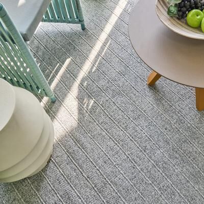 Exquisite Rugs Nova Indoor/Outdoor Flatweave PET yarn Grey Area Rug.