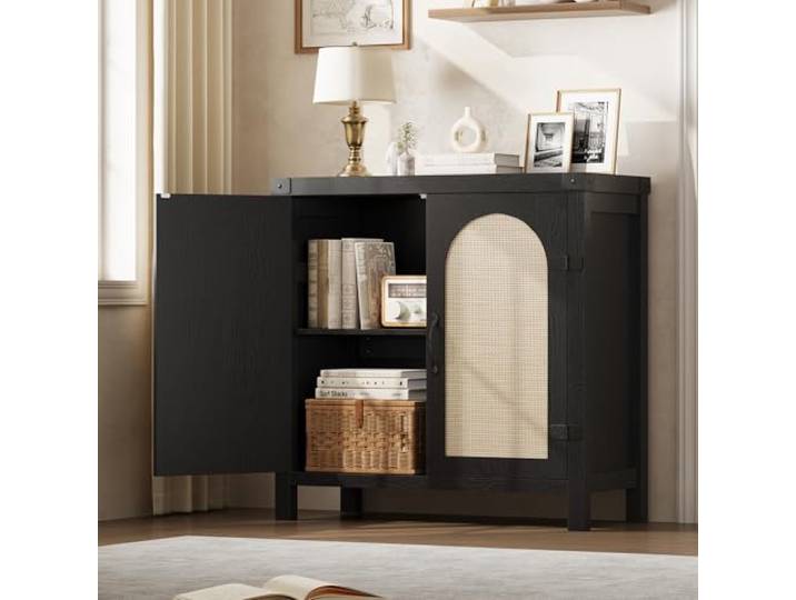 JustSmart Boho Rattan Sideboard mit verstellbaren Regalen – Buffetschrank mit geflochtenen Türen für Wohnzimmer, Esszimmer & Flur – Schwarze Holzoptik