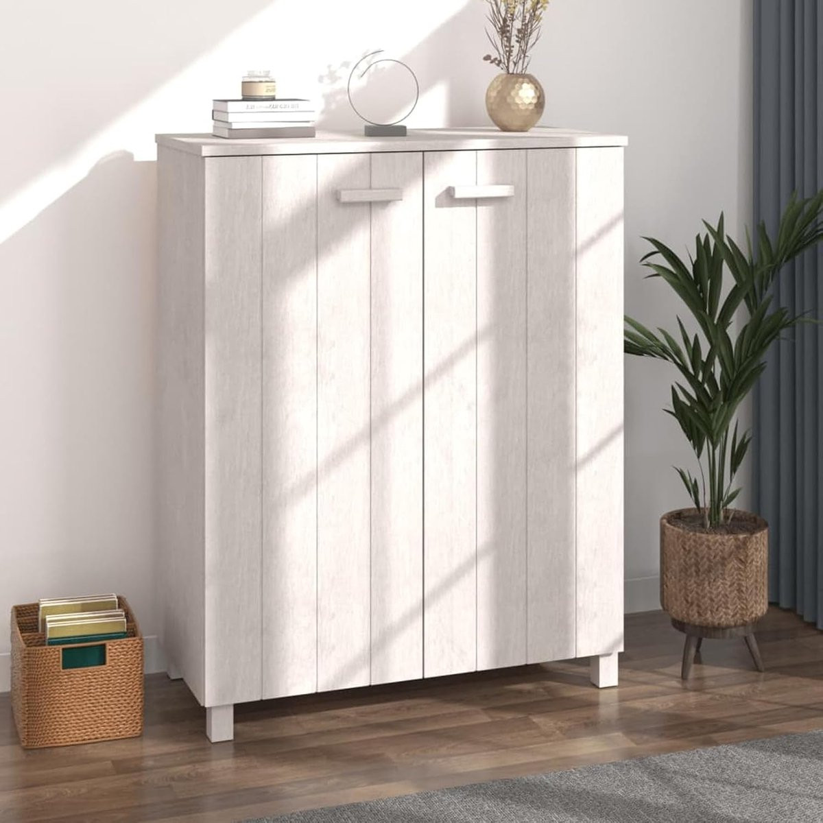 Wit houten schoenenkast van massief hout met een hoogte van 85 cm