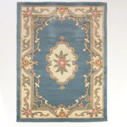 Traditioneller Wollteppich `Beauly` mit Handgeschnitzten Details. Farbe: Blau-Beige, 75x150 cm | Kadima Design