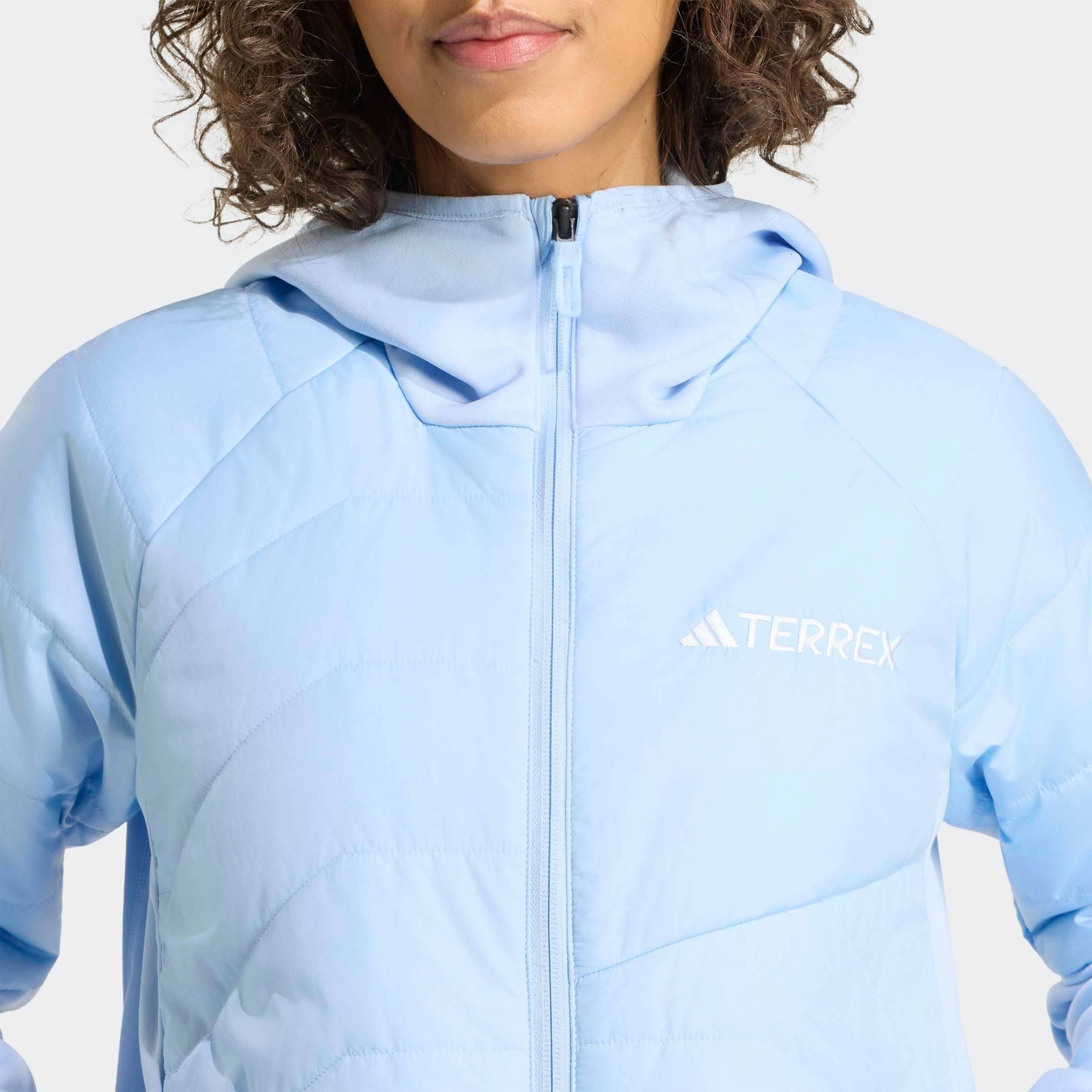 Outdoorjacke ADIDAS TERREX "MULTI CLIMAWARM ISOLIERENDE", Damen, Gr. S, blau (glow blau), Obermaterial: 100% Polyester, normal, Jacken Outdoorjacke, mit Reißverschluss, atmungsaktiv, wärmeisolierend, windabweisend