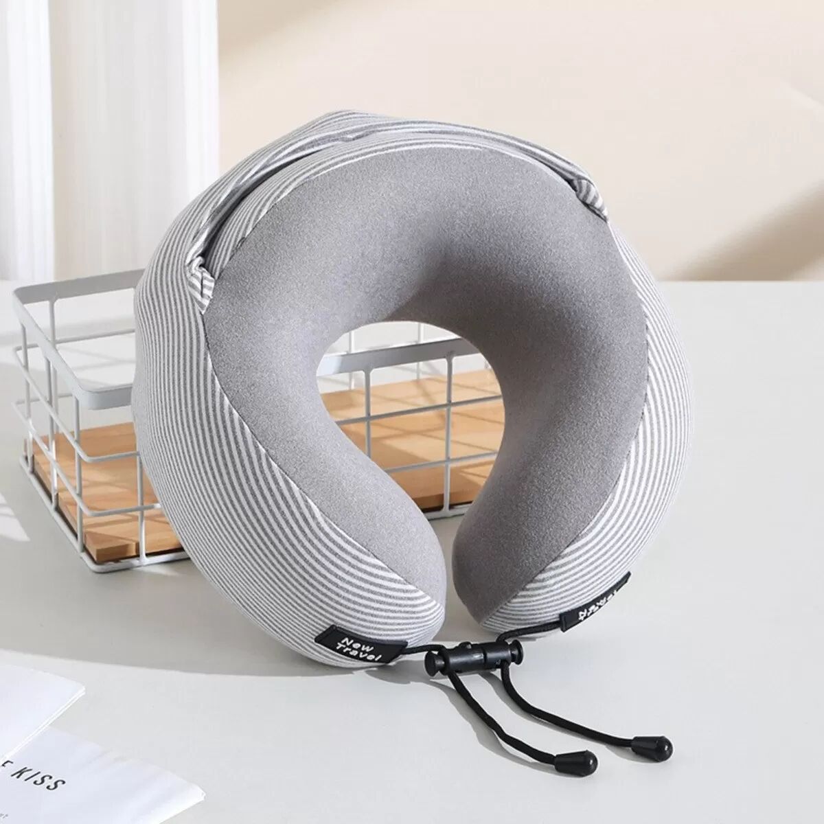 INF Oreiller de voyage en forme de U avec capuche occultante - Confortable et portable Gris