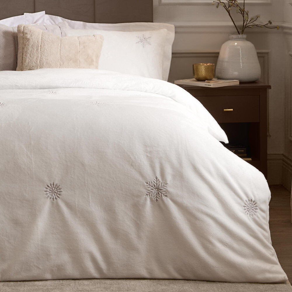 Paoletti Frosted Snowflake Embroidered Duvet Cover Set White Double Bed Duvet Cover + 2 Pillowcases