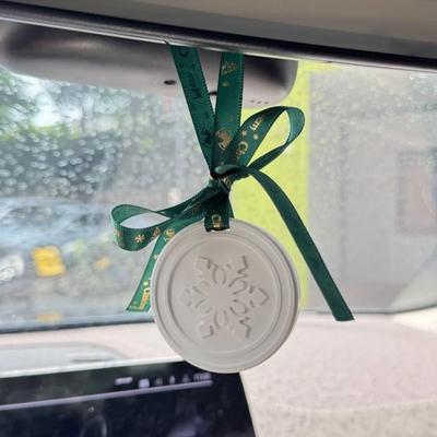 Uplifted Goods Christmas Snowflake Hanging Decoration With Aromatherapy Accent green