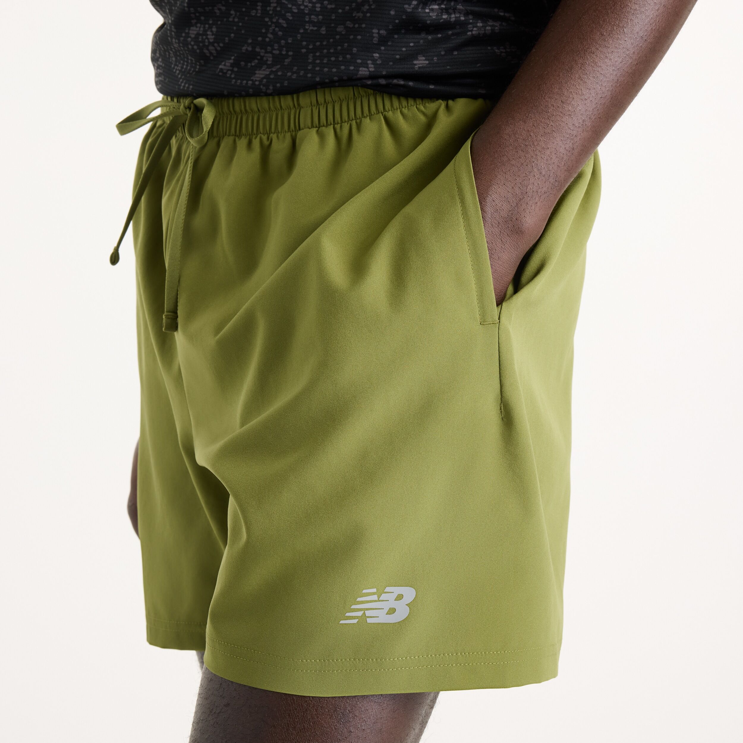 Laufshorts NEW BALANCE "SPORT ESSENTIAL SHORT 5", Herren, Gr. M, N-Gr, grün (sport grün (gee)), Obermaterial: 100% Polyester, Hosen Laufshorts, für Laufen und Fitness, in sportlichem Stil, feuchtigkeitsabweisend sport grün (gee) M, N-Gr