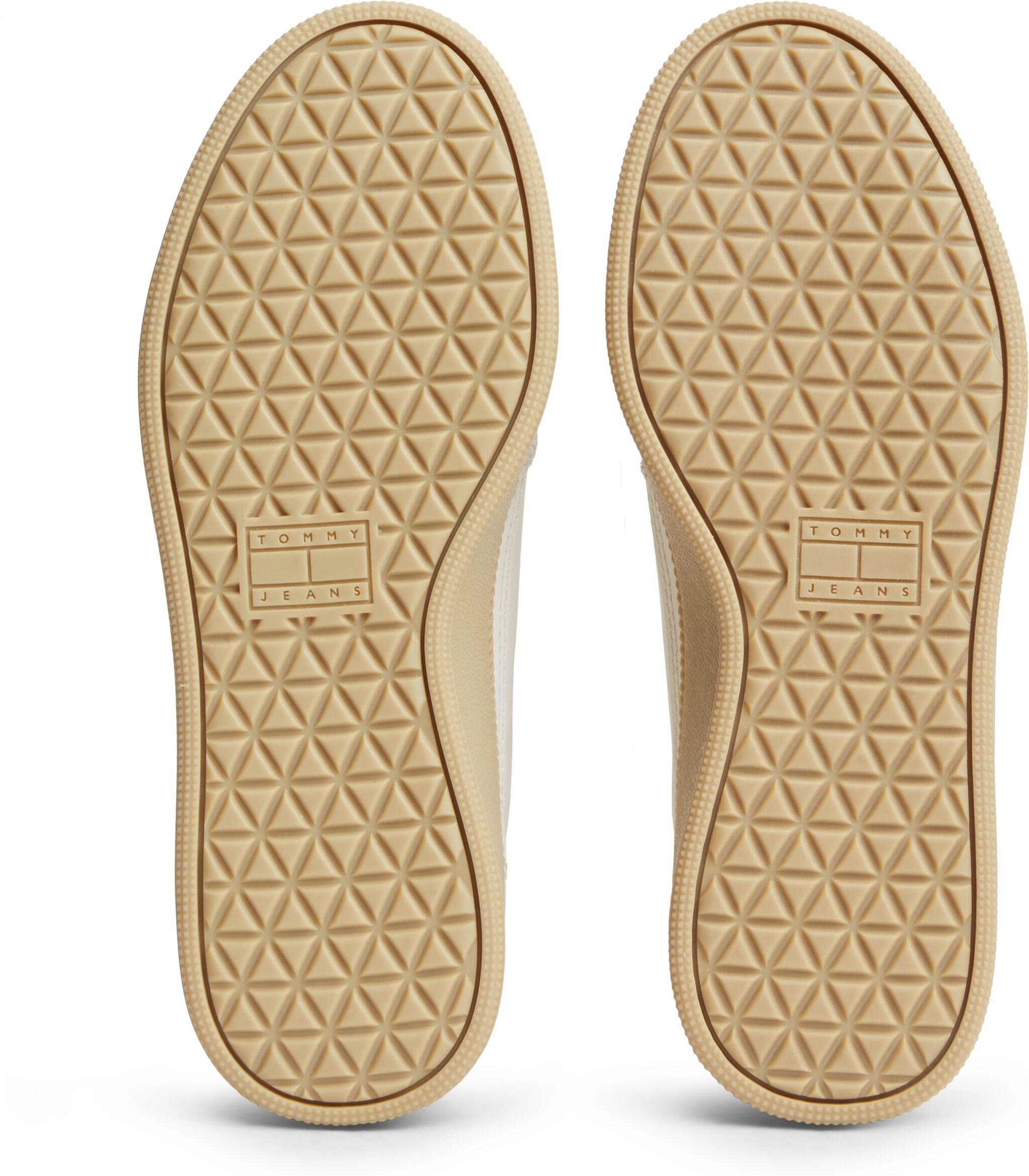 Plateausneaker TOMMY JEANS "THE GREENWICH EDGE MAX", Damen, Gr. 37, Textil, ecru, Leder, Lederimitat, Veloursleder, unifarben, Schuhe Plateausneaker, Freizeitschuh, Schnürschuh im Retro-Look mit Perforationen