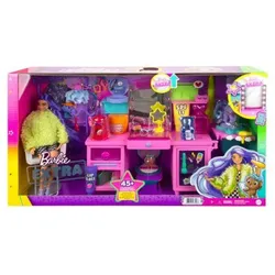 Barbie Extra Spielset mit Puppe, Hündchen und 45 Teilen Zubehör