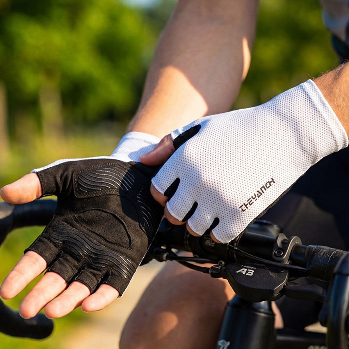 INF Fahrradhandschuhe Halbfinger Atmungsaktives Mesh mit 5mm SBR-Handflächenpolster, Anti-Rutsch Leicht für Radfahren und XL Weiß