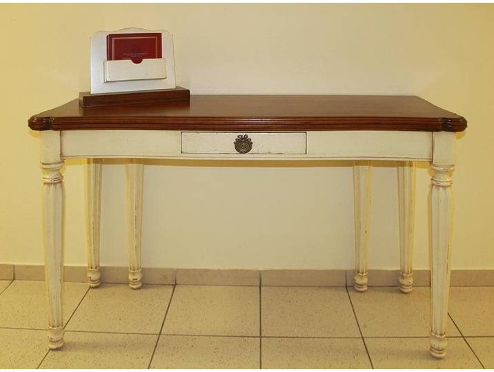 Xlmoebel Konsolentisch Eleganter weißer Konsolentisch aus hochwertigem Holz (1-St., Konsolentisch), Hergestellt in Europa