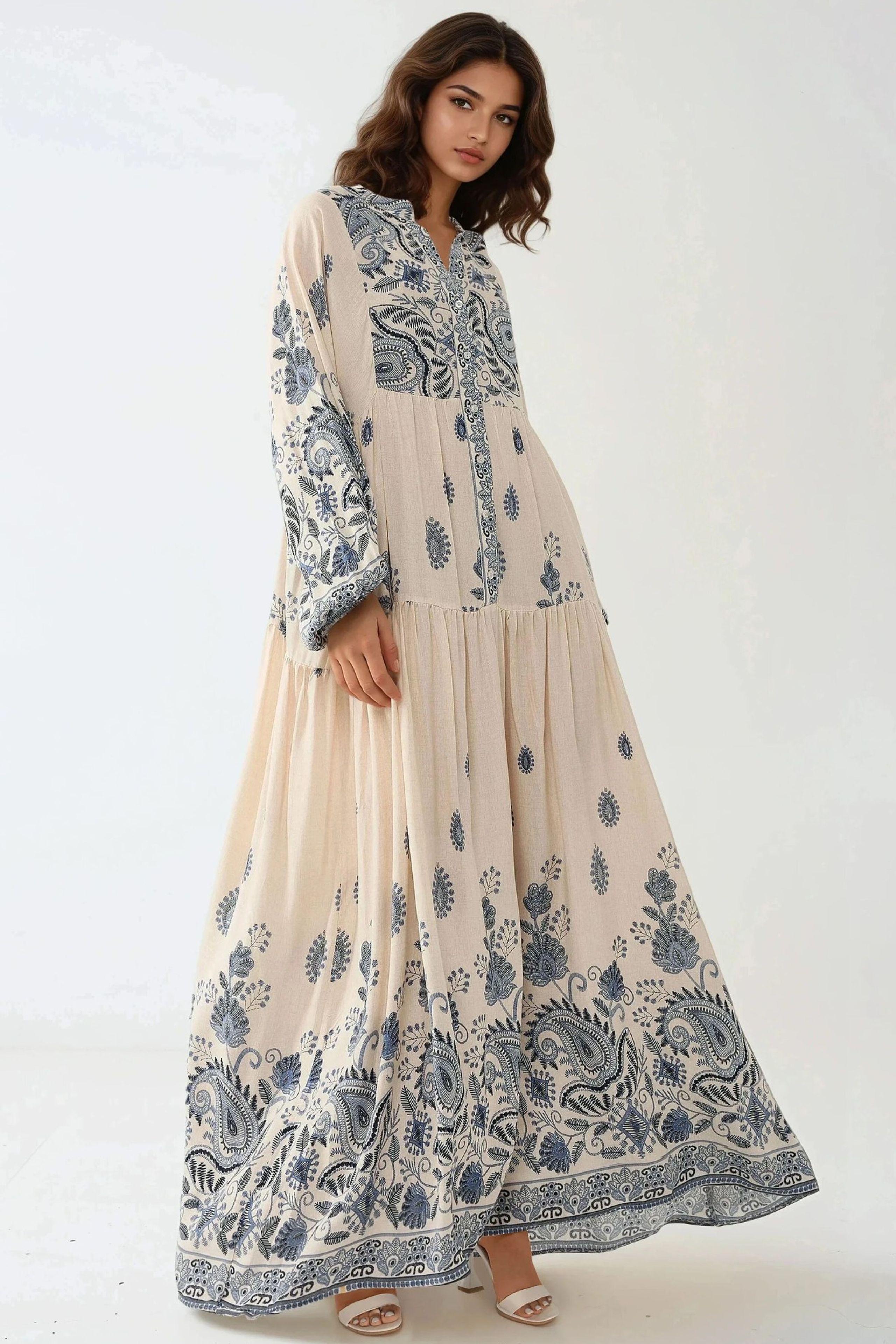 Hiccup Bedrucktes V-Ausschnitt-Maxikleid mit Knopfdetails - Marineblau