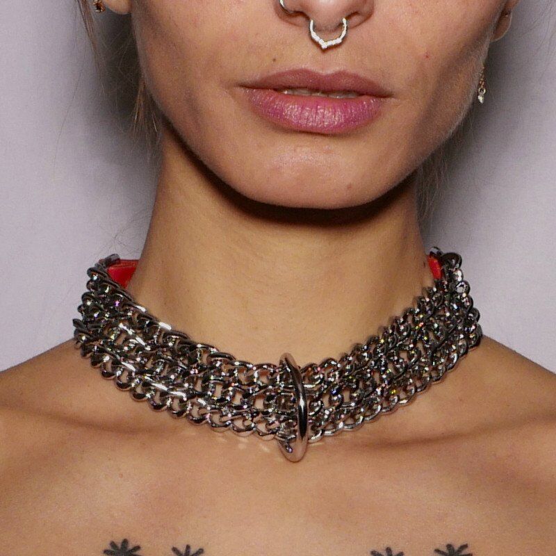 The Sinners Collier Chaines cuir rouge