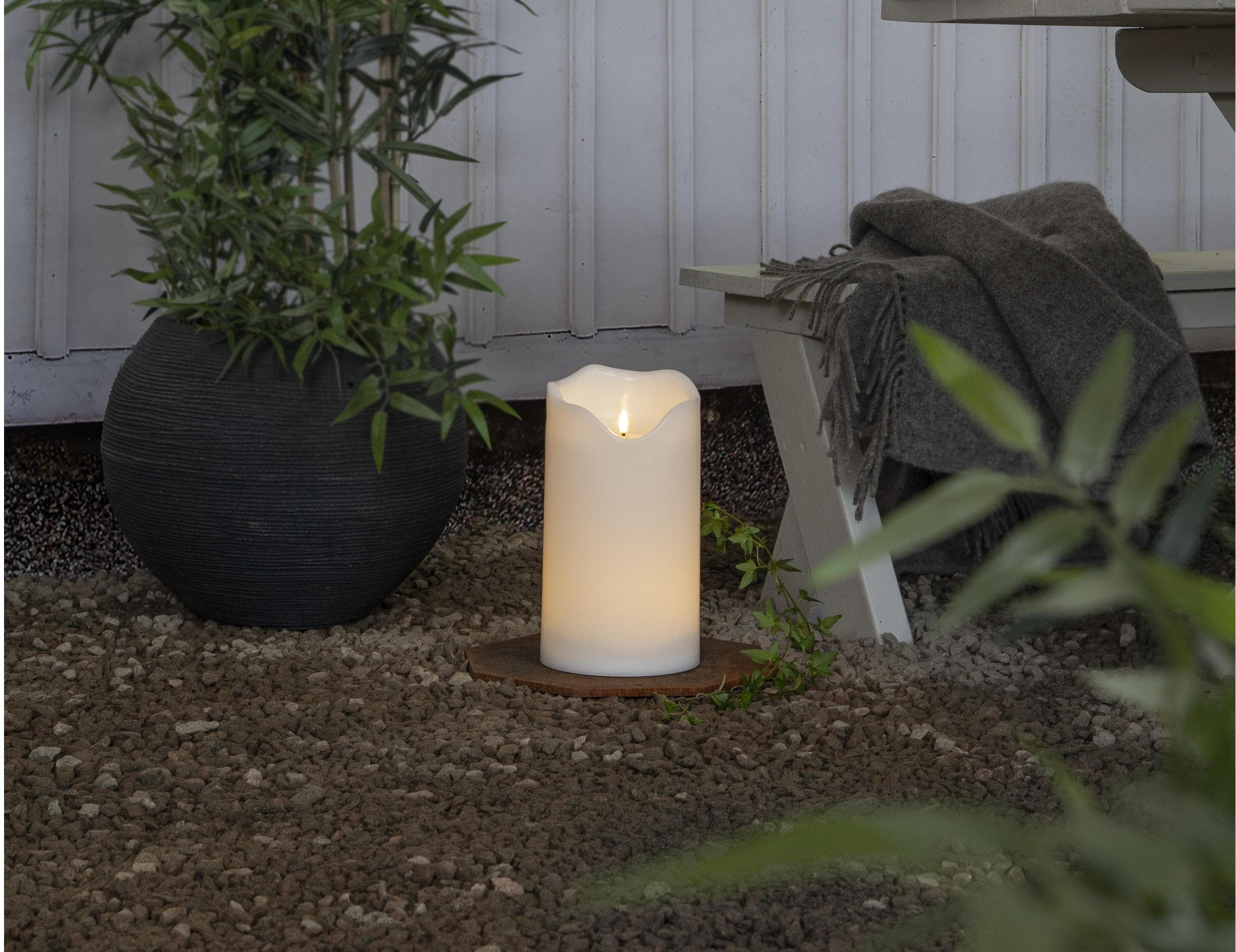 LED-Kerze "Trading LED-Kerze Pillar Flamm", weiss (weiß), H:30cm Ø:16cm, Kunststoff, PARFORCE TRADITIONAL HUNTING, Kerzen, LED-Kerze weiß Ø/H: 16cm x 30cm