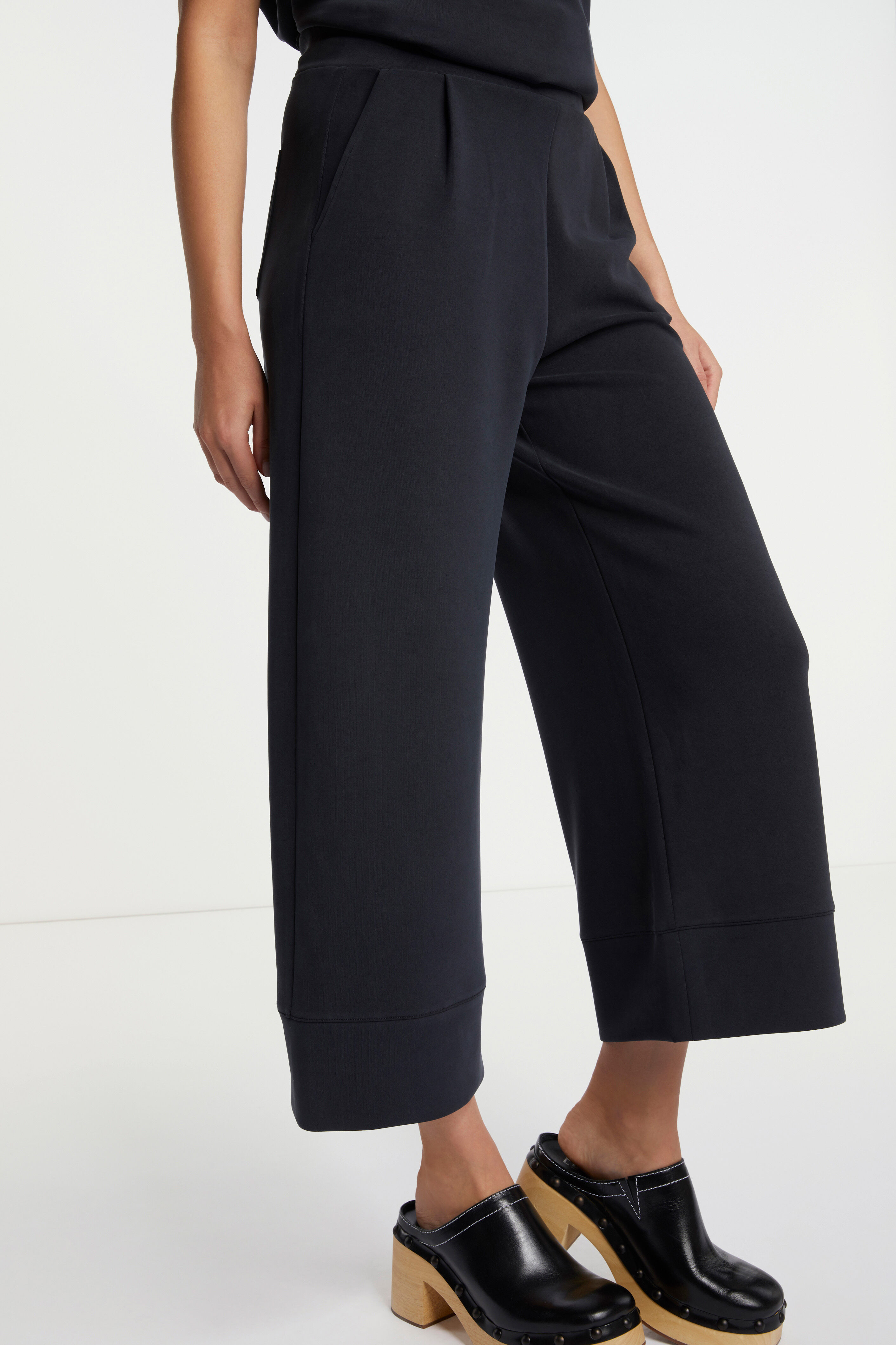 Culotte RICHROYAL "2409 T Peach Culotte", Damen, Gr. M, N-Gr, schwarz, Web, Obermaterial: 52% Modal, 42% Polyester, 6% Elasthan, knöchellang, Hosen Culotte, aus fester, gepeachter Qualität schwarz M, N-Gr