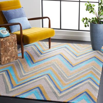 SAFAVIEH Handmade Four Seasons Brandi Floral Rug