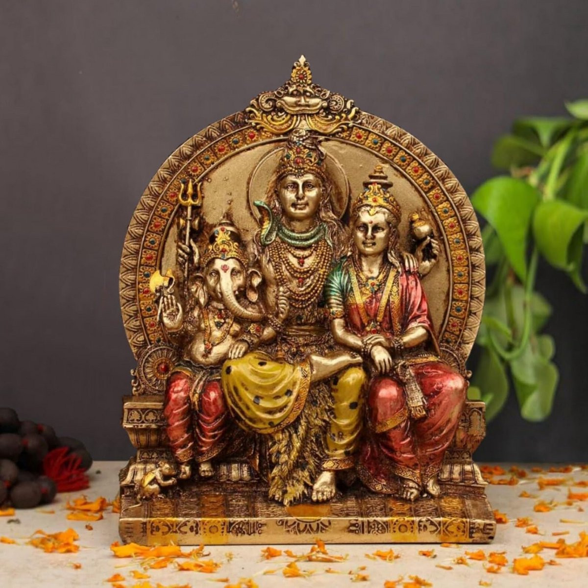 Shiva Parivar Beeld voor Devotie - Kunsthars Hindoe Goden voor Tempel en Woonkamer - Hoogte: 20 cm