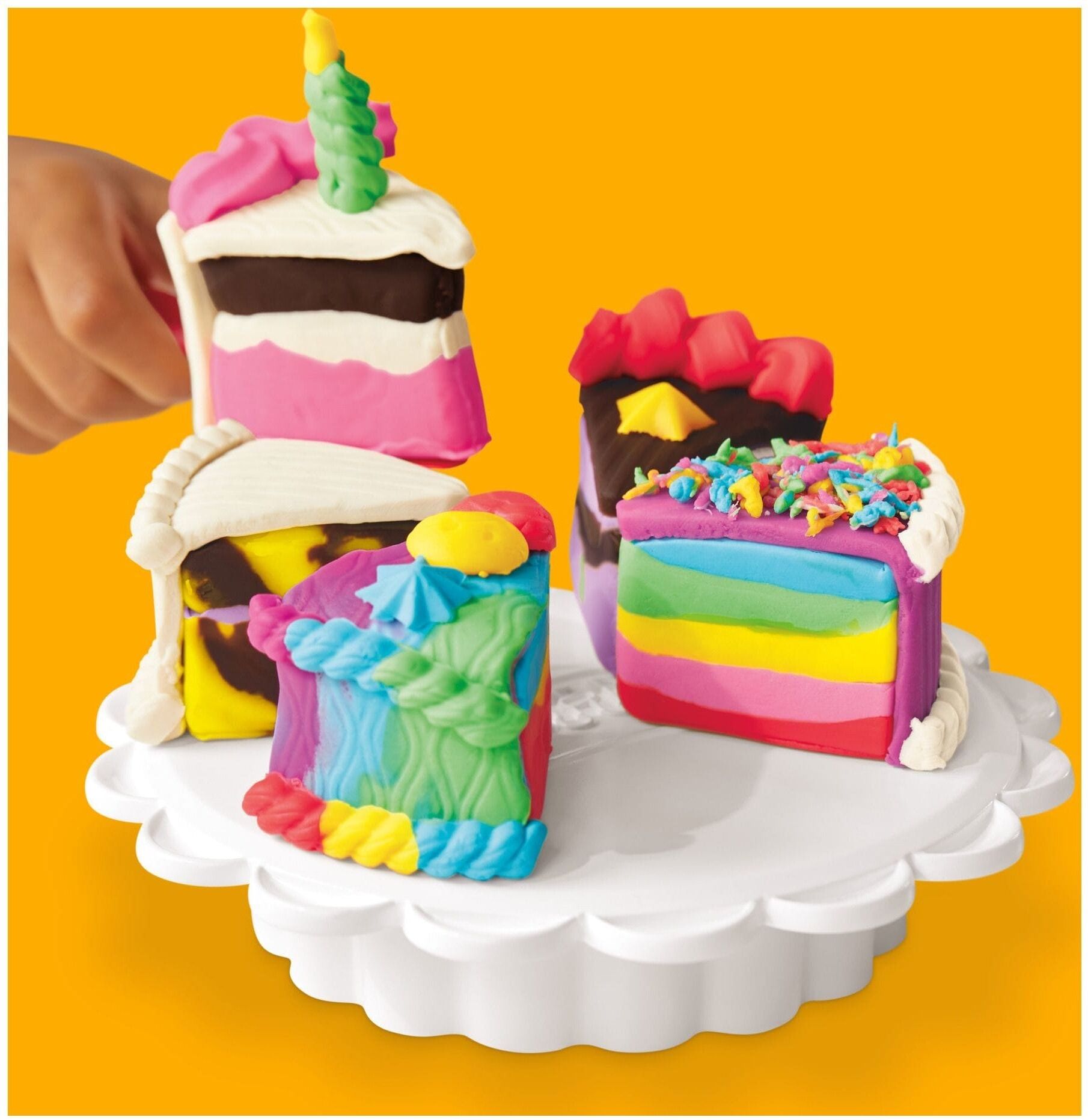 Play-Doh Super Slice Cake - Spin & Reveal Oven Playset for Kids - Bright Colors - Art & Drawing Toy