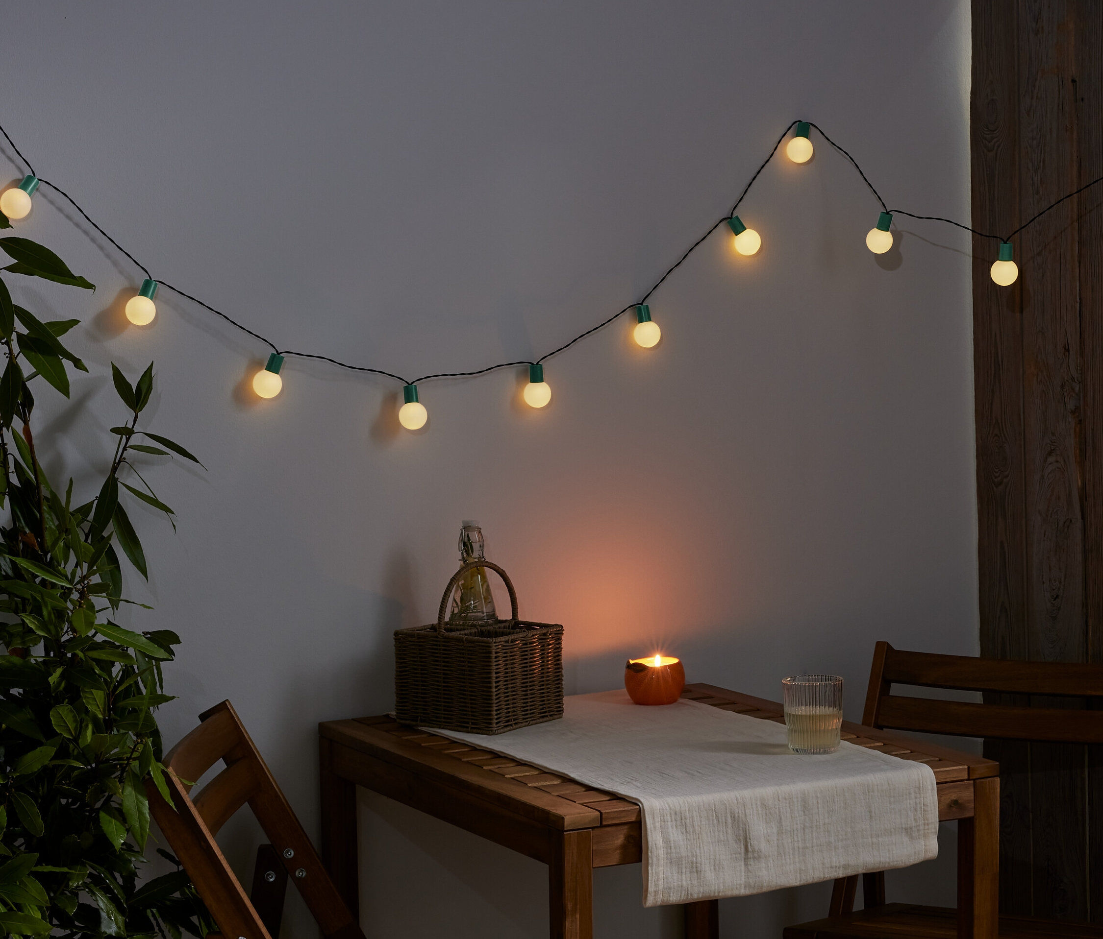 Tchibo - LED-Lichterkette - schwarz