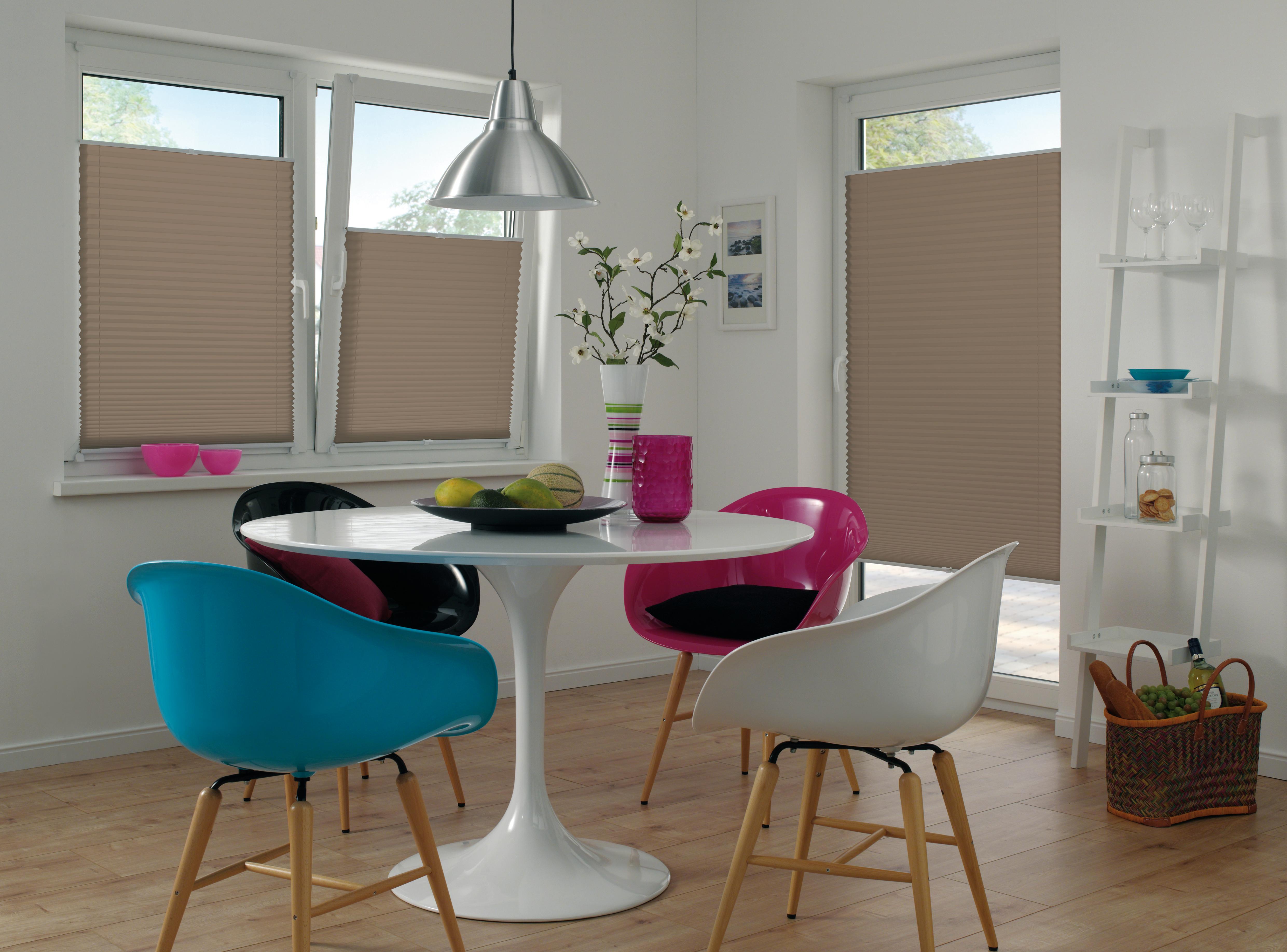 Plissee GARDINIA "EASYFIX PIA, ohne Bohren, blickdicht, Trägersystem" Gr. 15, grau (taupe), B:90cm H:220cm, Obermaterial: 100% Polyester. Ablage oben: 100% Polyester. Abzug (Laterne): 100% Polyester. Schal: 100% Polyester. T-Shirt: 100% Polyester, Plissee