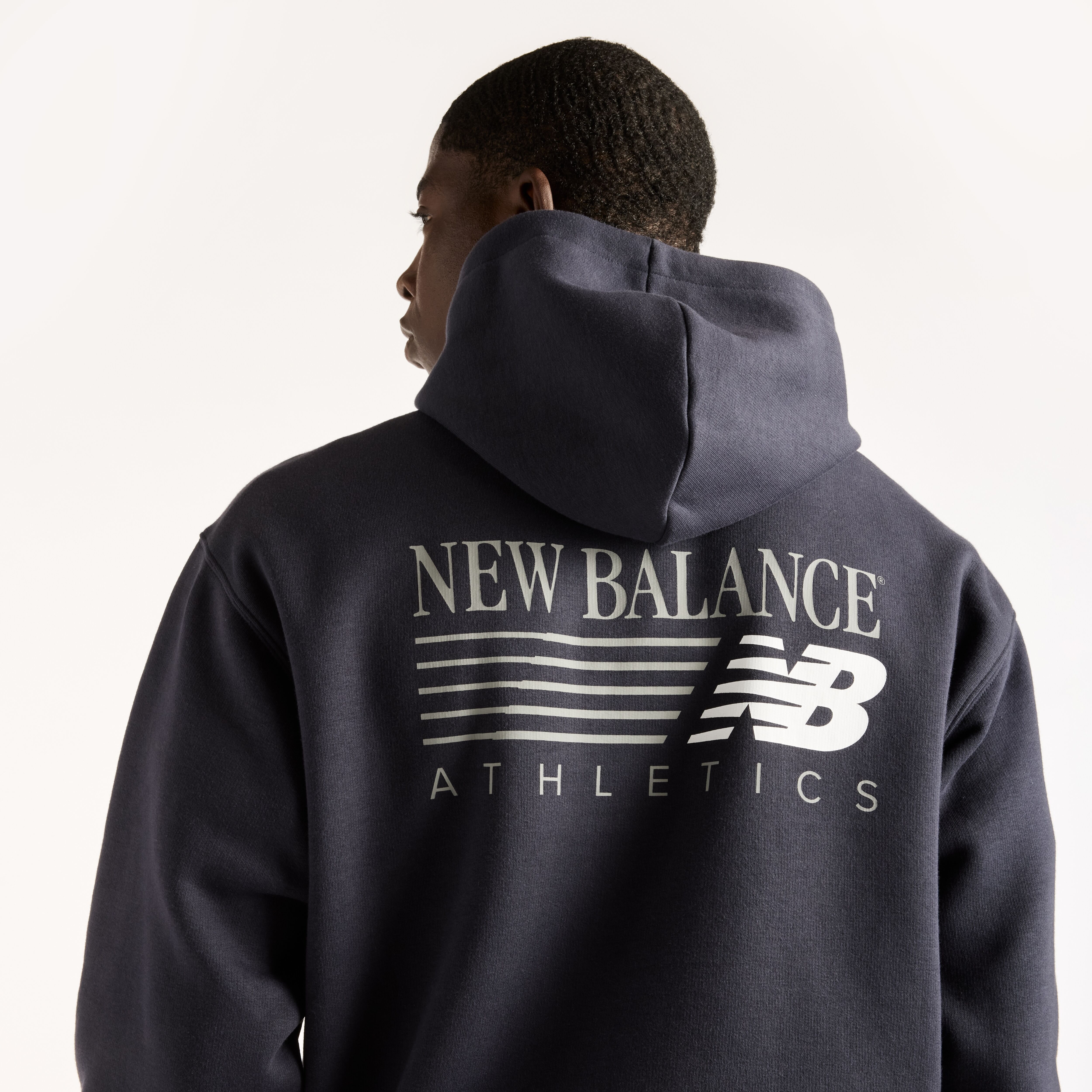 Kapuzensweatshirt NEW BALANCE "REIMAGINED FLEECE HOODIE", Herren, Gr. M, schwarz (schwarz night (dnt)), Obermaterial: 60% Baumwolle, 40% Polyester, Sweatshirts Kapuzensweatshirt, sportlicher Look, aus Baumwolle und Polyester, klassischer Schnitt schwarz n
