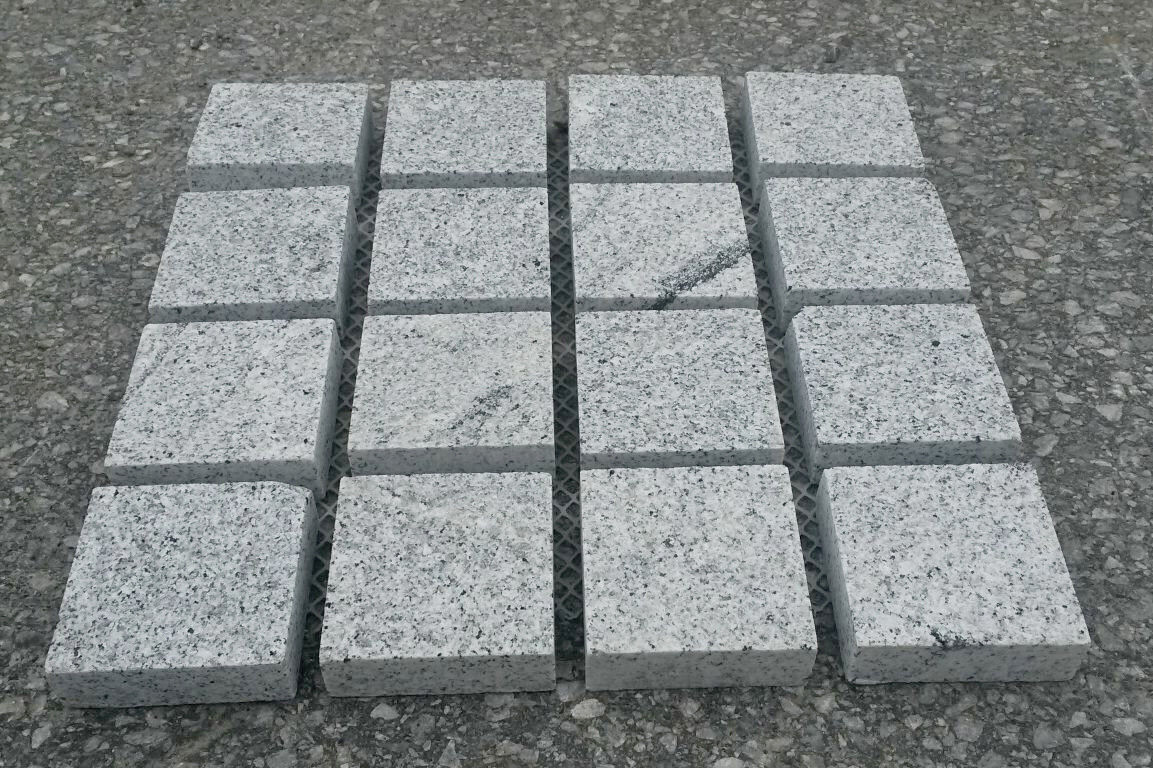 Euro Stone Pflasterstein Granit auf Netz 50 x 50 x 3,5 cm grau