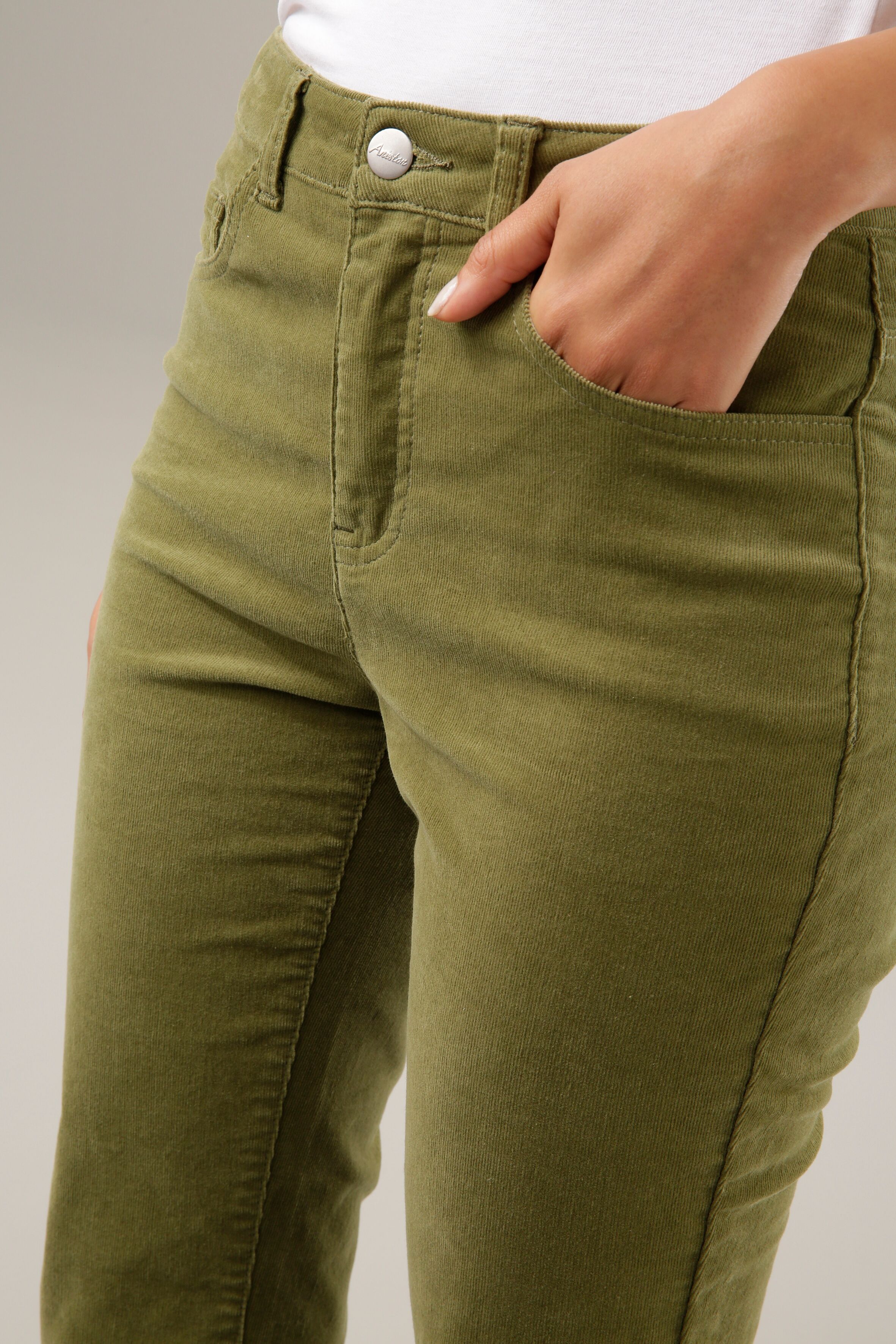 Cordhose ANISTON CASUAL, Damen, Gr. 36, N-Gr, grün (erbse), Cord, Obermaterial: 98% Baumwolle, 2% Elasthan, leicht glänzend, unifarben, sehr figurbetont lang, Hosen Cordhose, in trendiger Bootcut-Form erbse 36, N-Gr