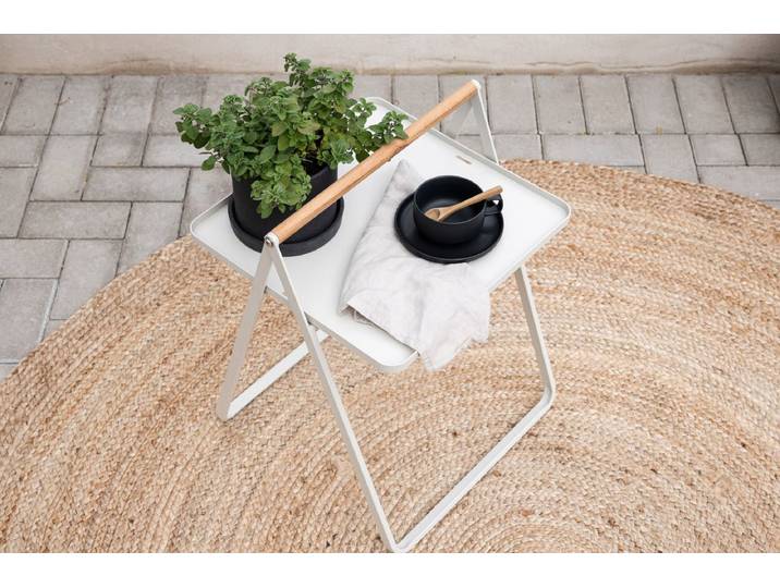 Gartentisch Moyo - ein Beistelltisch mit quadratischer Tischplatte und einem Griff aus Teakholz - Weiß - Luxusbetten24