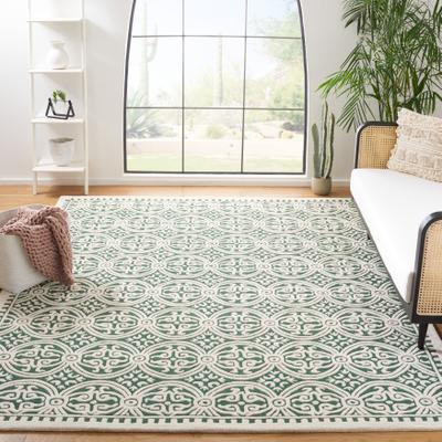 SAFAVIEH Handmade Cambridge Myrtis Moroccan Wool Rug