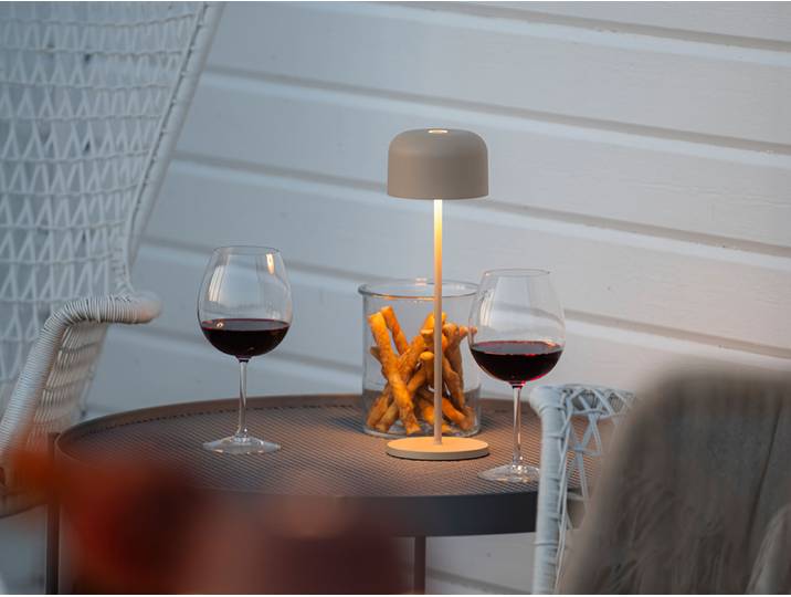 Konstsmide LED Tischleuchte Lille sandfarben Indoor/Outdoor Kabellos 11 x 11 x 36 cm 7834-330