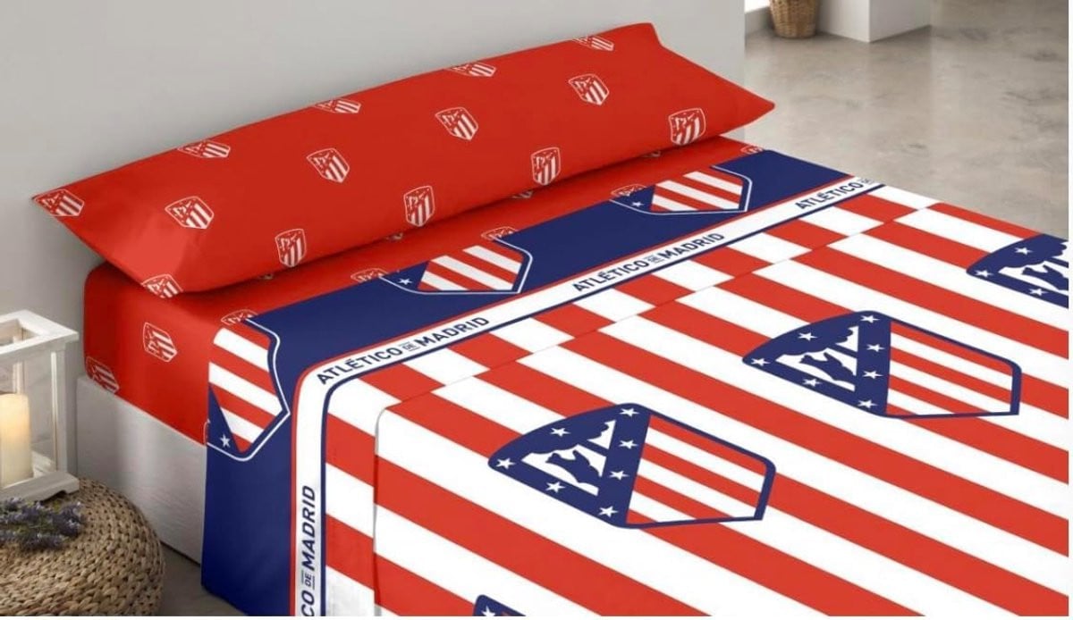 Voetbal Beddengoed Set met Dekbedovertrek, Kussensloop en Elastisch Hoeslaken - Atletico Stijl - 105 cm