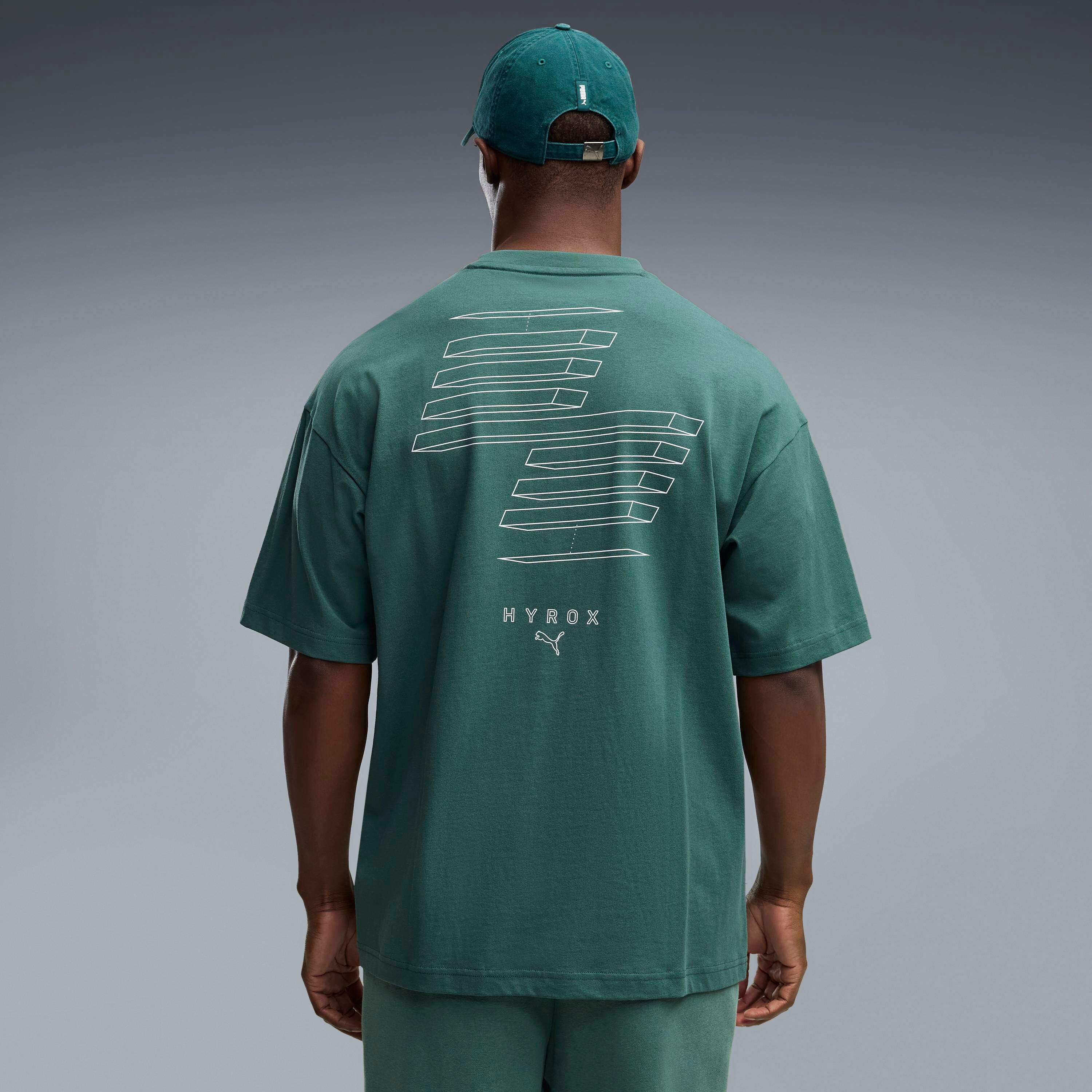 Trainingsshirt PUMA "M X HYROX LIFESTYLE TEE", Herren, Gr. S, grün (herb garden), Jersey, Obermaterial: 100% Baumwolle, regular fit normal, Rundhals, Shirts Trainingsshirt, regular fit, Kurzarm, Rundhalsausschnitt, für Fitness-Workout herb garden S