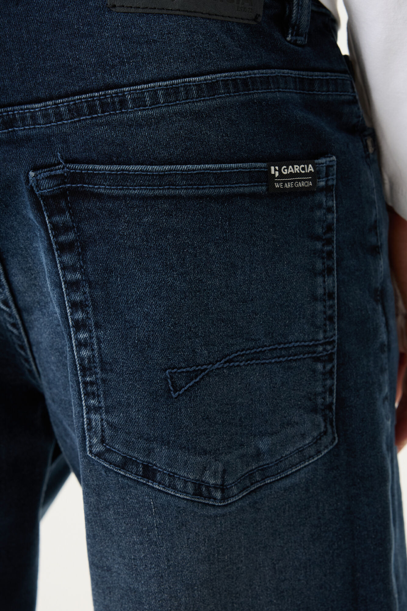 Straight-Jeans GARCIA "Ilyano", Jungen, Gr. 128, N-Gr, blau (schwarz used 6114), Denim/Jeans, Obermaterial: 98% Baumwolle, 2% Elasthan, straight fit lang, Jeans Straight-Jeans, Etwas niedrigere Leibhöhe