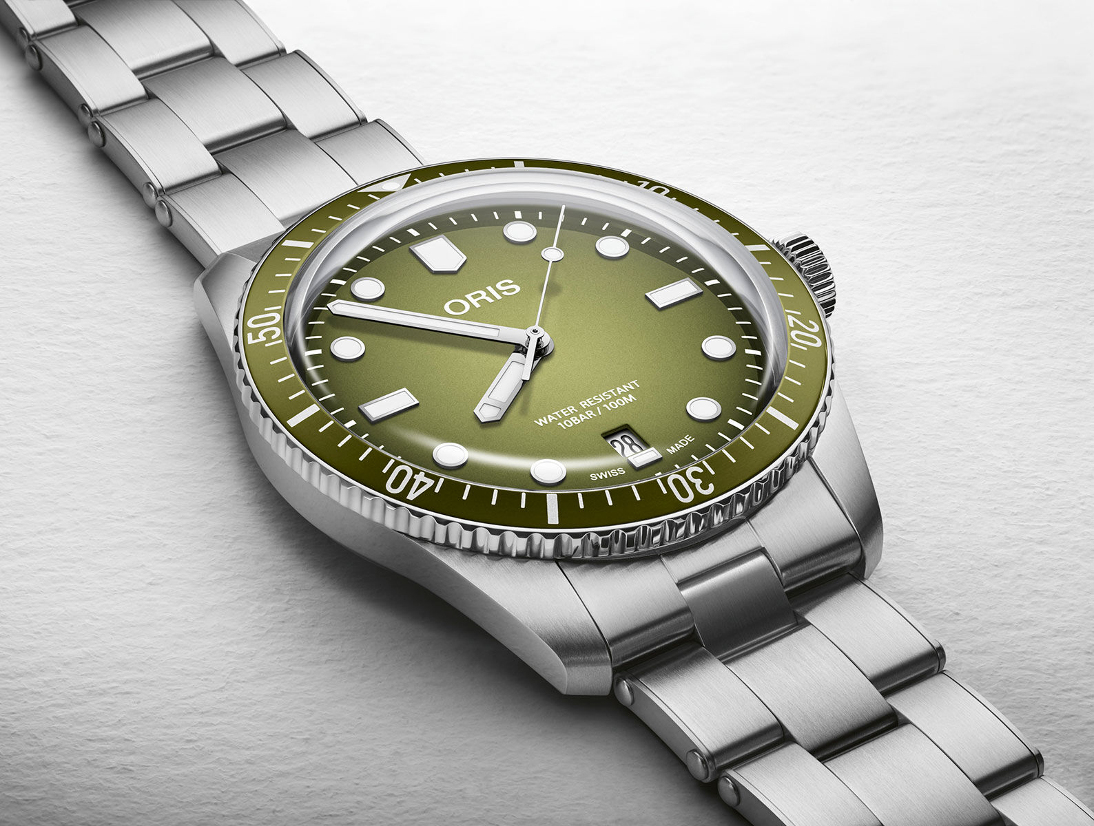 Oris Divers Sixty Five Date Forest 01 733 7707 4057-07 8 20 18