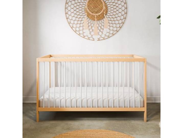 Kids Collective Babybett Kinderbett Gitterbett 60x120 & 70x140 cm mit Matratze höhenverstellbarer Lattenrost & herausnehmbare Sprossen stabiles Buchenholz ab Geburt bis 3. Lebensjahr Natur/weiß