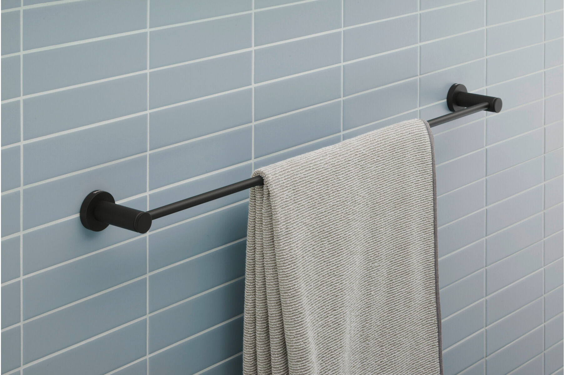 Duravit Badetuchhalter D-Code 84,8x4,8x8cm, schwarz matt, wandhängend (0099234600)
