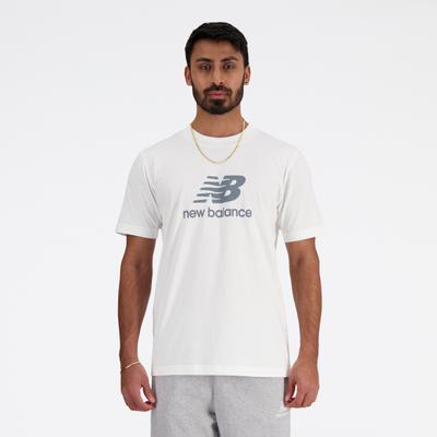 T-Shirt NEW BALANCE "SPORT ESSENTIALS LOGO T-SHIRT", Herren, Gr. M, weiß, Obermaterial: 100% Baumwolle, normal, Rundhals, Shirts T-Shirt, sportliches T-Shirt, mit Kurzarmdesign, ohne Verschluss, aus Baumwolle